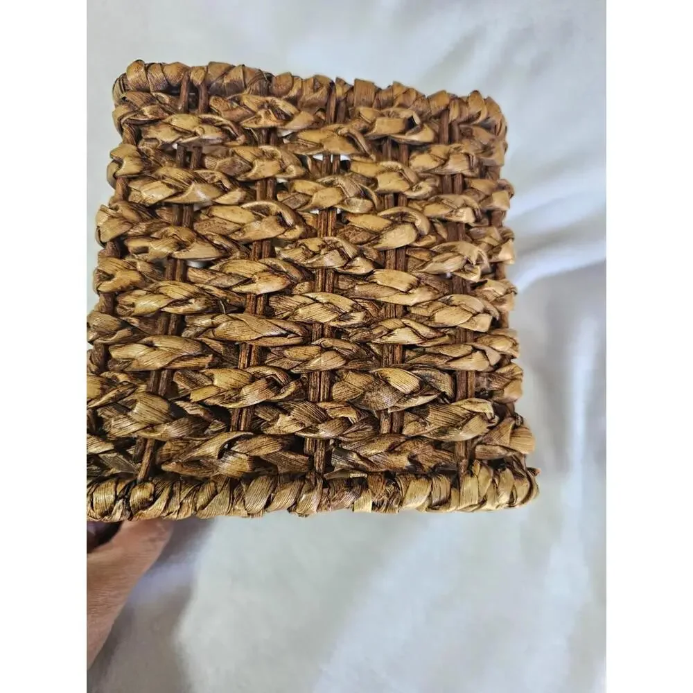 N/A woven wicker